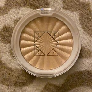 OFRA Cosmetics Highlighter